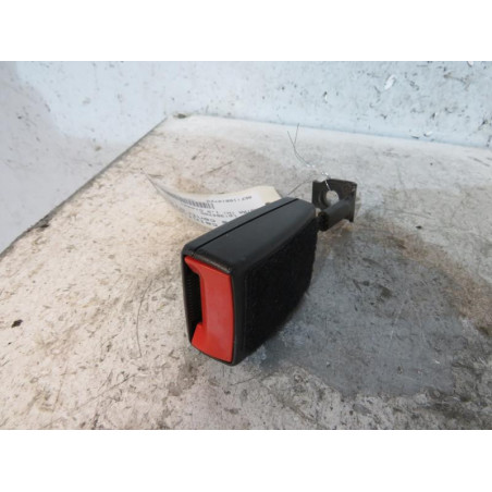 Attache ceinture arriere centrale OPEL ASTRA H