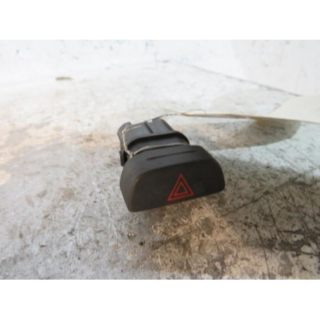 Bouton de warning FORD FOCUS 2