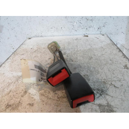 Attache ceinture arriere gauche VOLKSWAGEN PASSAT 4