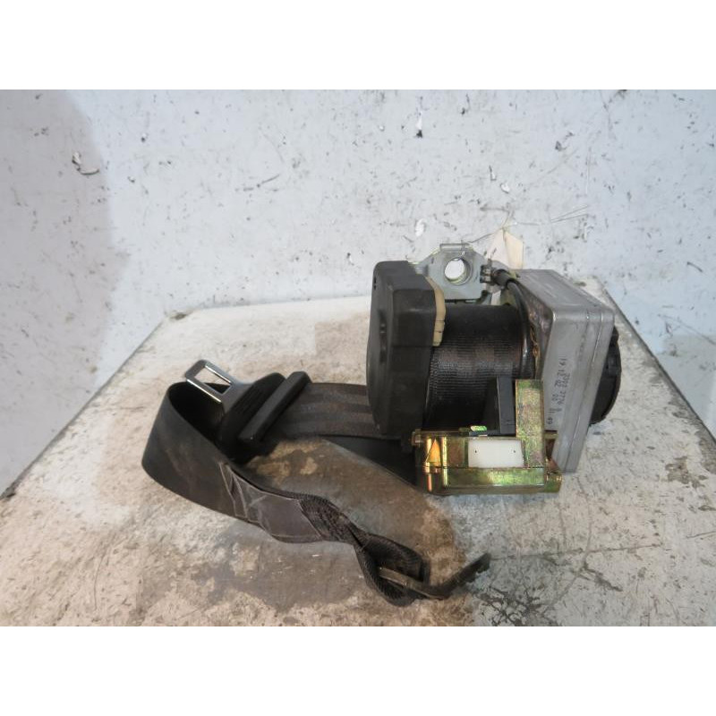 Ceinture arriere droit VOLKSWAGEN PASSAT 4 Photo n°1