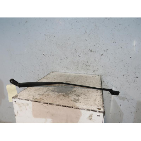 Bras essuie glace avant droit VOLKSWAGEN POLO 4