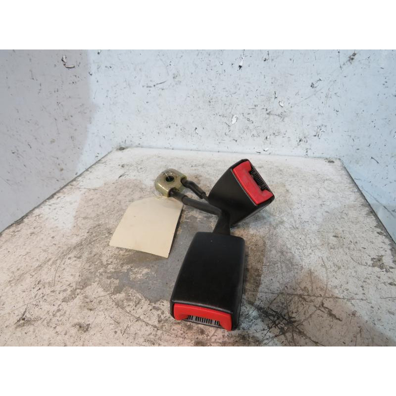 Attache ceinture arriere gauche AUDI A3 1 Photo n°1