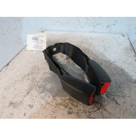 Attache ceinture arriere gauche TOYOTA COROLLA 10