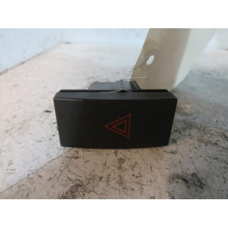 Bouton de warning FORD C-MAX 1