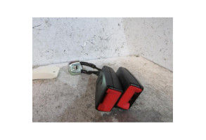 Attache ceinture arriere gauche VOLKSWAGEN POLO 4 Photo n°1