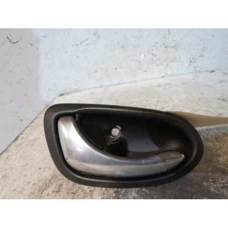 Poignee interieur arriere gauche NISSAN PRIMERA 4