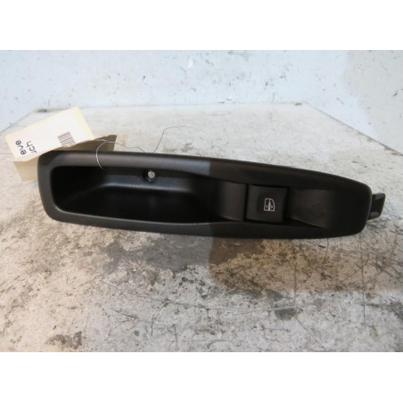 Interrupteur de leve vitre arriere gauche RENAULT CLIO 4