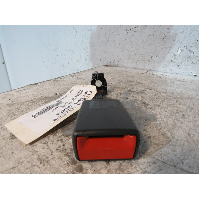 Attache ceinture arriere gauche OPEL ASTRA H Photo n°1