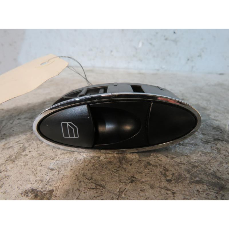 Interrupteur de leve vitre arriere droit MERCEDES CLASSE E 211 Photo n°1