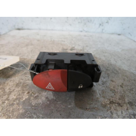 Bouton de warning RENAULT TWINGO 2