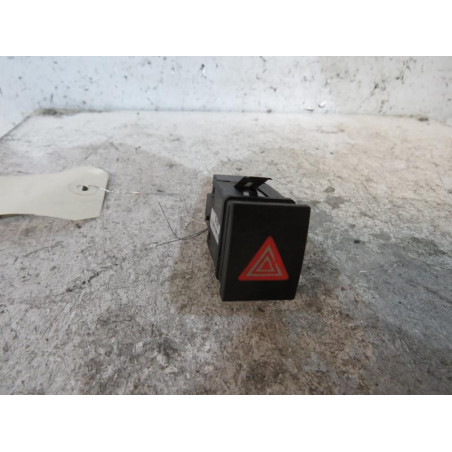 Bouton de warning VOLKSWAGEN POLO 4