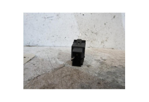 Bouton de warning VOLKSWAGEN POLO 4 Photo n°2