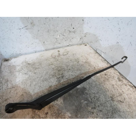 Bras essuie glace avant droit VOLKSWAGEN PASSAT 4