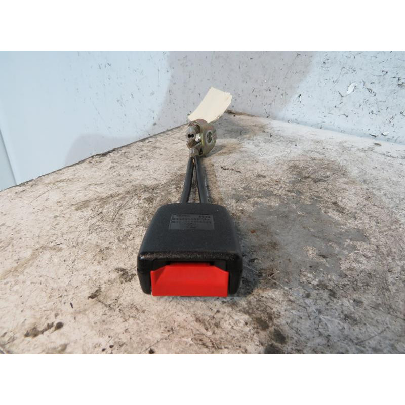 Attache ceinture arriere droit VOLKSWAGEN NEW BEETLE 1 Photo n°1