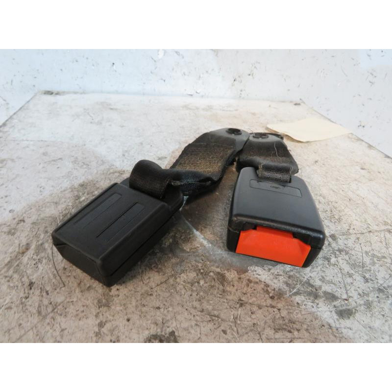 Attache ceinture arriere droit FORD C-MAX 1 Photo n°1