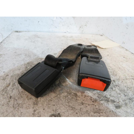 Attache ceinture arriere droit FORD C-MAX 1