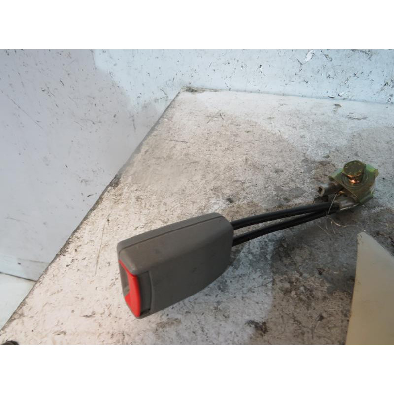 Attache ceinture arriere droit VOLKSWAGEN NEW BEETLE 1 Photo n°1