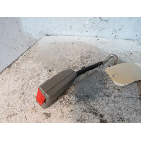 Attache ceinture arriere gauche VOLKSWAGEN NEW BEETLE 1