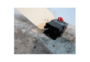 Bouton de warning VOLKSWAGEN TOURAN 1 Photo n°2