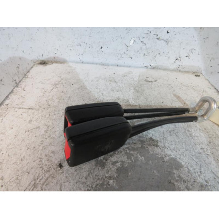 Attache ceinture arriere droit VOLKSWAGEN POLO 3