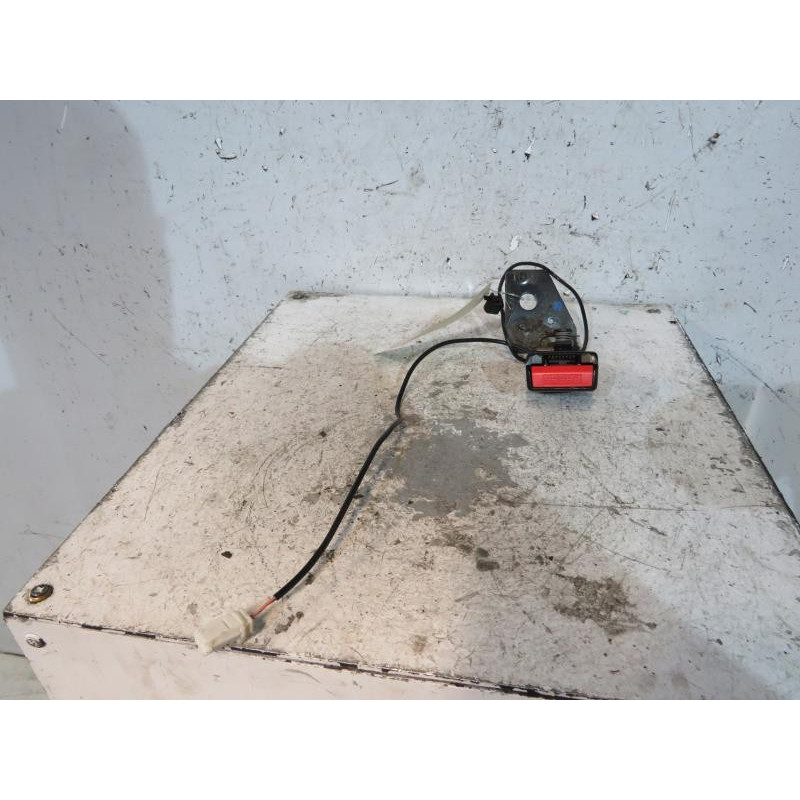 Attache ceinture arriere gauche PEUGEOT 308 1 Photo n°1