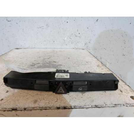 Bouton de warning OPEL ASTRA H