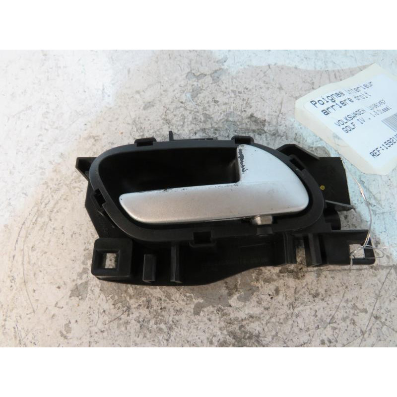 Poignee interieur arriere droit VOLKSWAGEN GOLF 4 Photo n°1