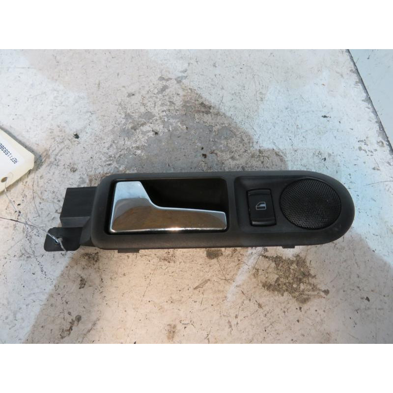 Poignee interieur arriere gauche VOLKSWAGEN GOLF 4 Photo n°1