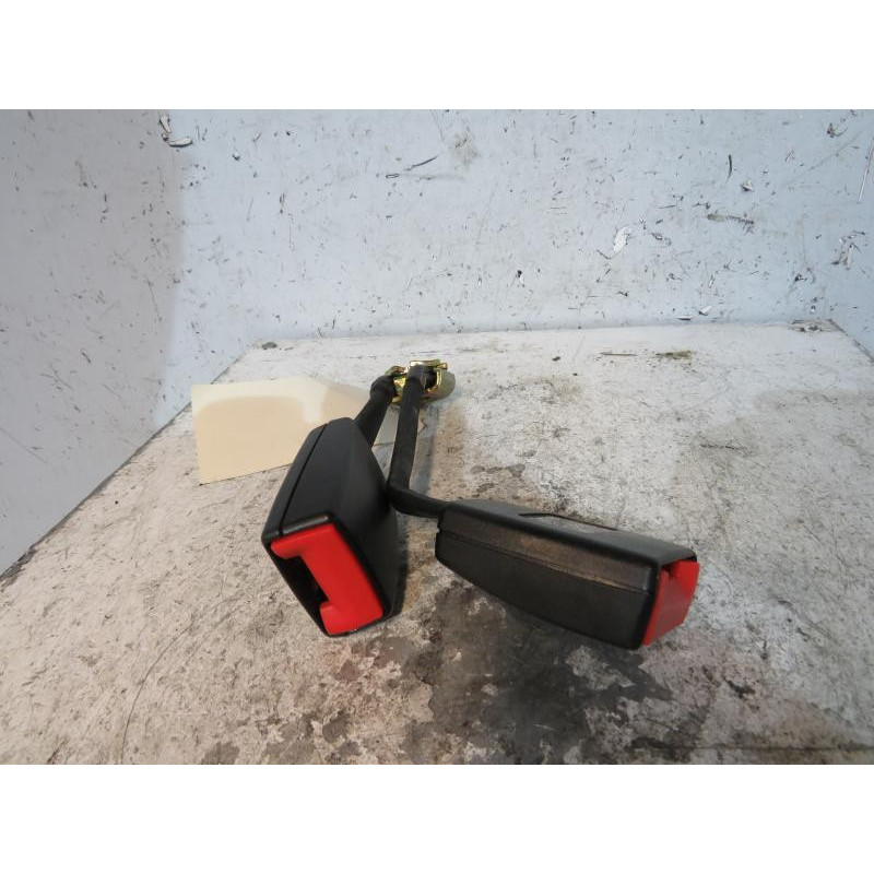 Attache ceinture arriere gauche AUDI A3 1 Photo n°1