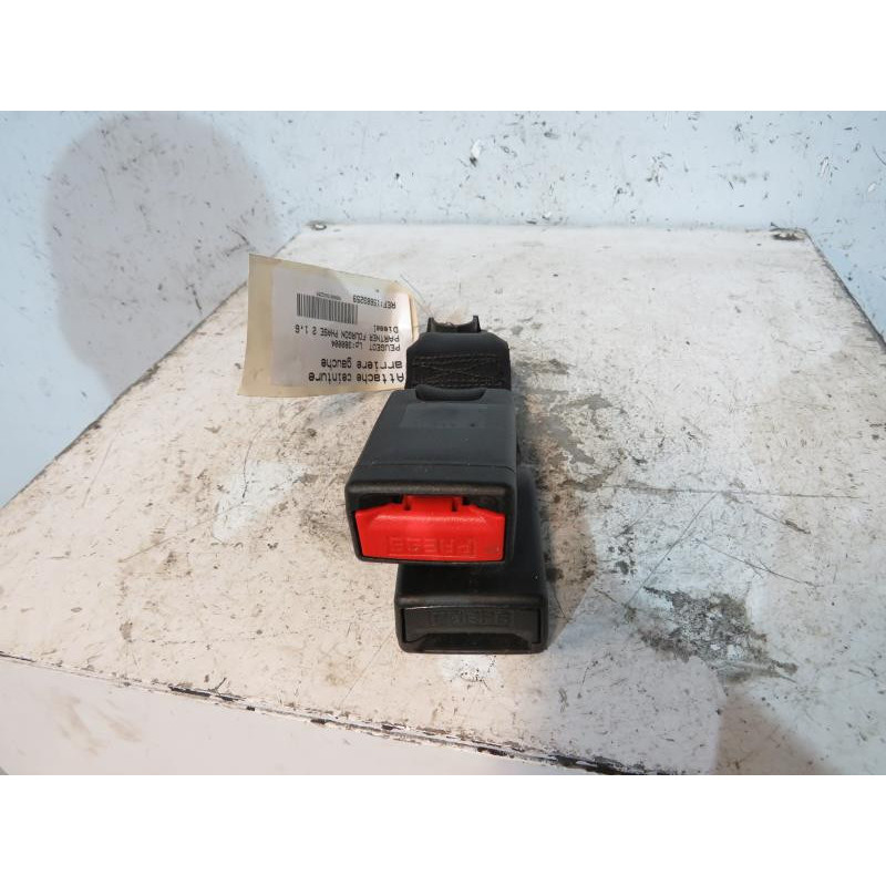 Attache ceinture arriere gauche PEUGEOT PARTNER 2 Photo n°1