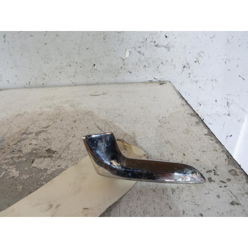 Poignee interieur avant droit MERCEDES CLASSE C 202 Photo n°1