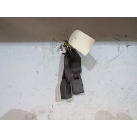 Attache ceinture arriere droit MAZDA PREMACY