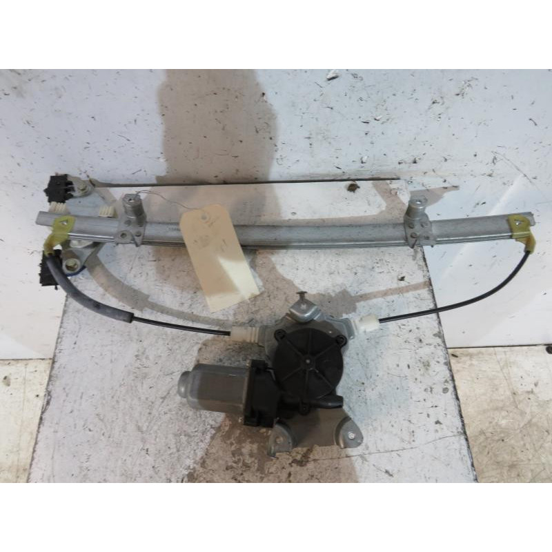 Leve vitre electrique avant droit NISSAN ALMERA TINO Photo n°1