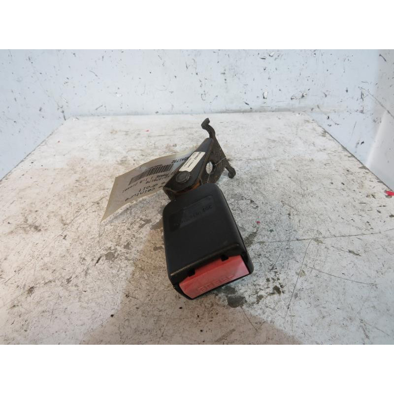 Attache ceinture arriere droit RENAULT MEGANE 2 Photo n°1