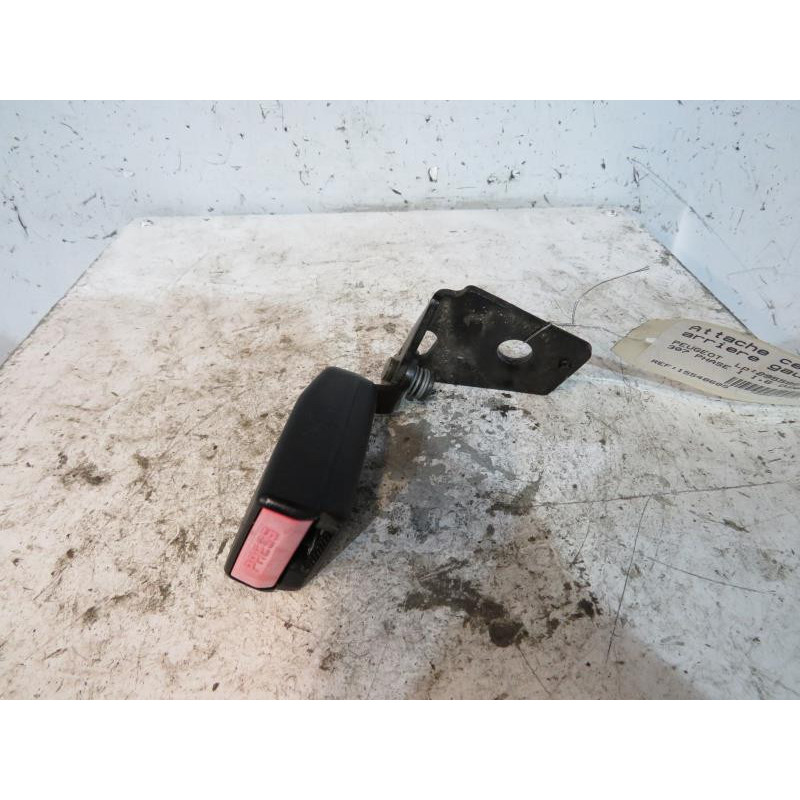 Attache ceinture arriere gauche PEUGEOT 307 Photo n°1