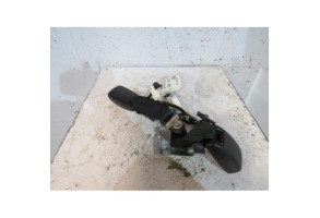 Attache ceinture arriere droit MAZDA 3 1 Photo n°1