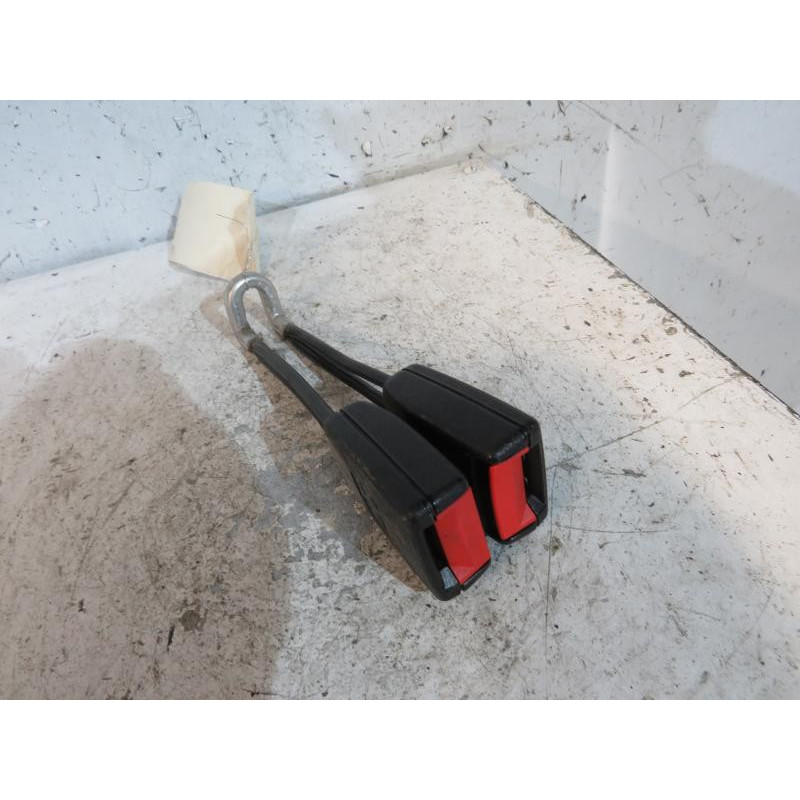 Attache ceinture arriere droit SEAT IBIZA 2 Photo n°1