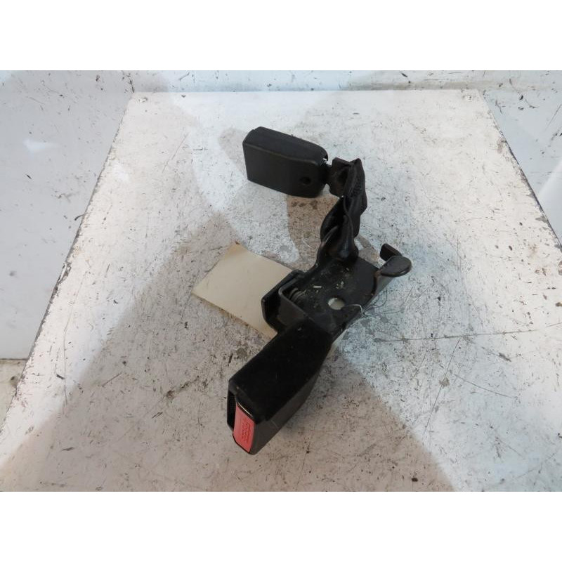 Attache ceinture arriere droit RENAULT LAGUNA 2 Photo n°1