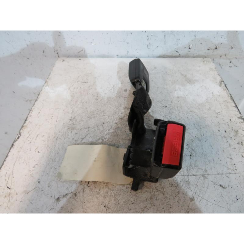Attache ceinture arriere droit RENAULT LAGUNA 2 Photo n°1