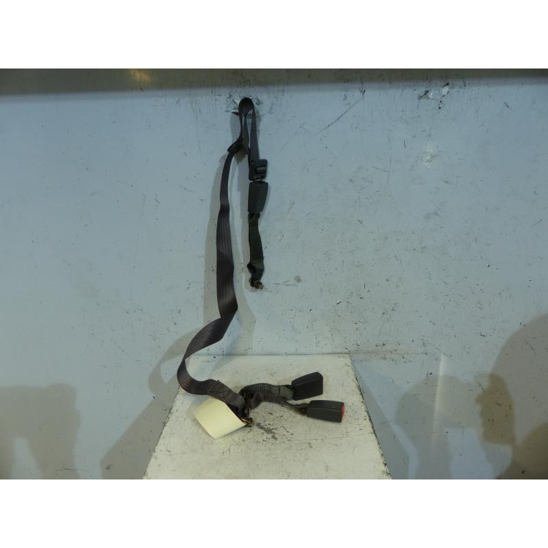 Attache ceinture arriere centrale FIAT PUNTO 2 Photo n°1