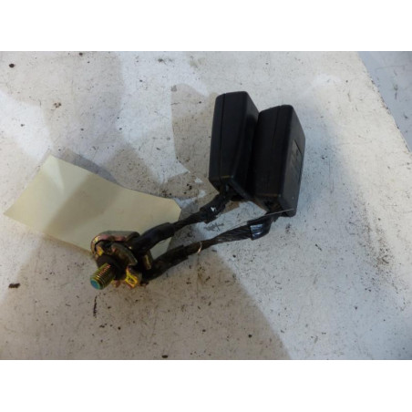 Attache ceinture arriere gauche VOLKSWAGEN POLO 4