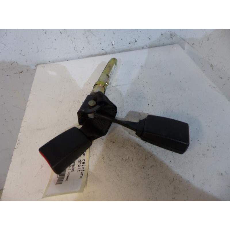 Attache ceinture arriere droit MERCEDES CLASSE C 203 Photo n°1