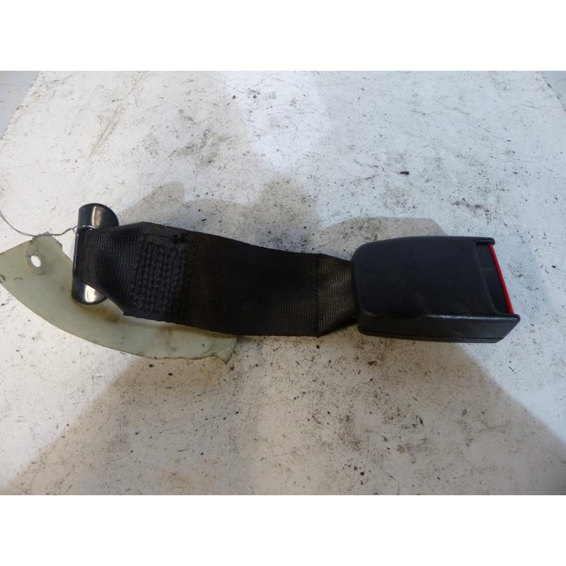 Attache ceinture arriere gauche PEUGEOT 206 Photo n°1