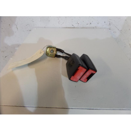 Attache ceinture arriere gauche VOLKSWAGEN POLO 4