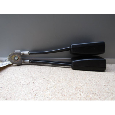 Attache ceinture arriere gauche SEAT TOLEDO 2
