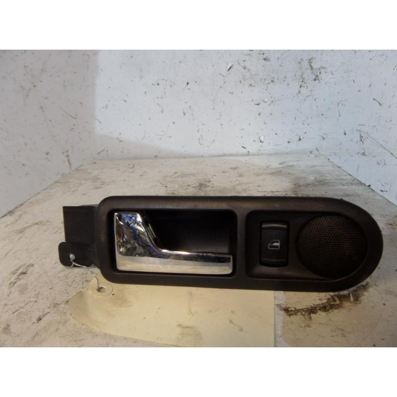 Poignee interieur arriere gauche VOLKSWAGEN GOLF 4 Photo n°1