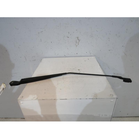 Bras essuie glace avant droit VOLKSWAGEN POLO 4