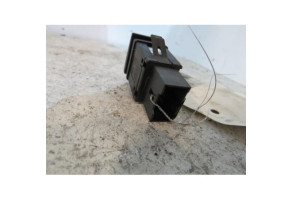 Bouton de warning VOLKSWAGEN POLO 4 Photo n°2