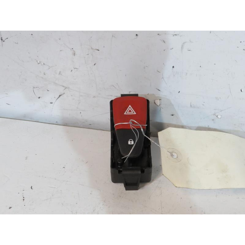 Bouton de warning RENAULT MEGANE 3 Photo n°1