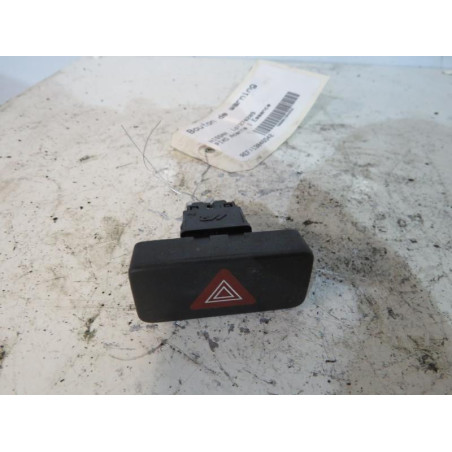 Bouton de warning NISSAN PIXO